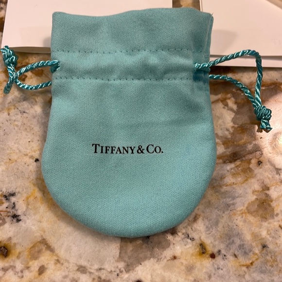 New Tiffany Box w Bow, Bag , Pouch, receipt card & gift tag card w envelope - Picture 3 of 7